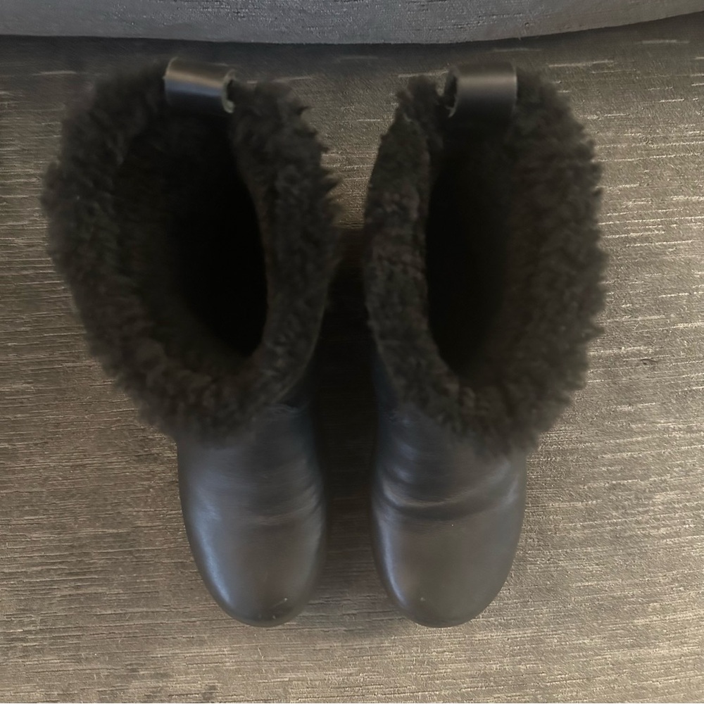 No.6 Pull on Shearling Clog Boot on mid heel in all Black leather and suede - Picture 5 of 12